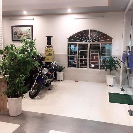 Huyen Tran Hotel Can Tho Exterior foto